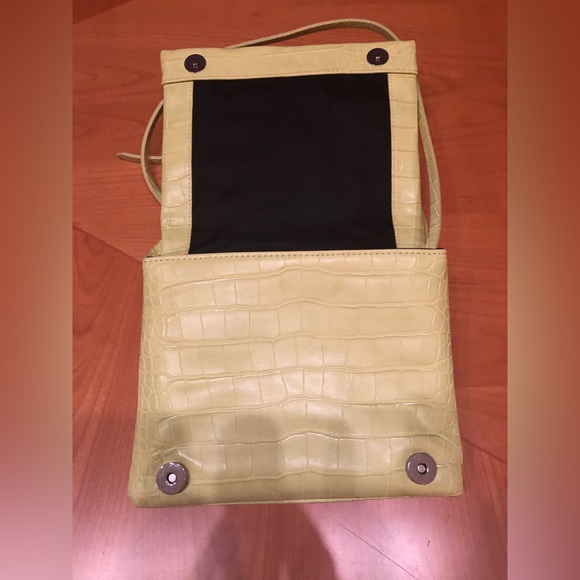 Kendall & Kylie lime handbag - Picture 3 of 10